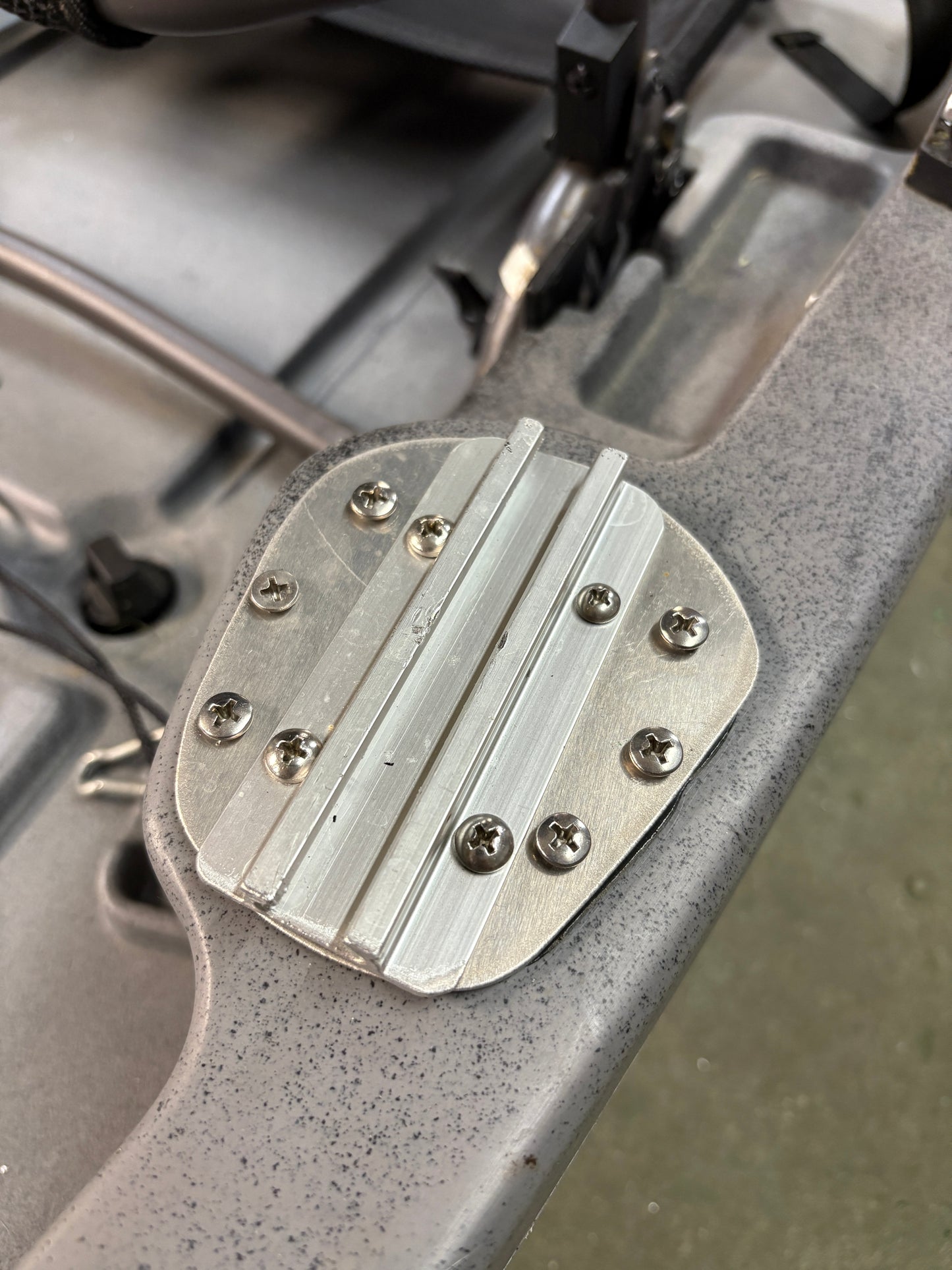 Universal Rod Holder Replacement Plate